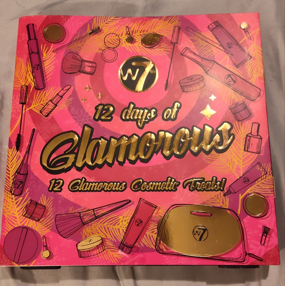 W7 12 Days Of Glamorous Beauty Trends